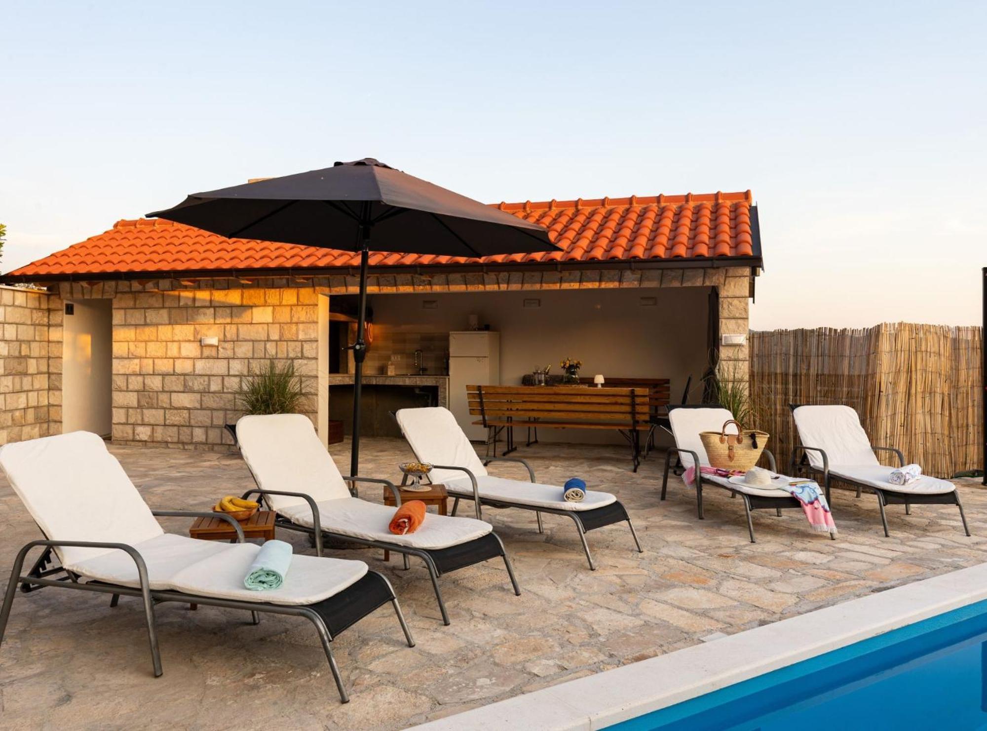 Villa Source With Private Pool Pridvorje Экстерьер фото